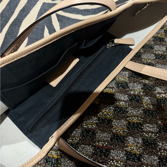 COACH Park Metro F26983 Black Tan Zebra Coated Canvas Tote Shoulder Bag 3 Charms - Picture 15 of 15